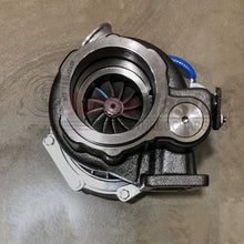 Cargar imagen en el visor de la galería, Turbo Cummins truck / ISC/ISL/6CTAA engine 330HP (805277)
